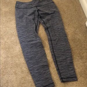 Lululemon Wunder Under leggings. Size 6